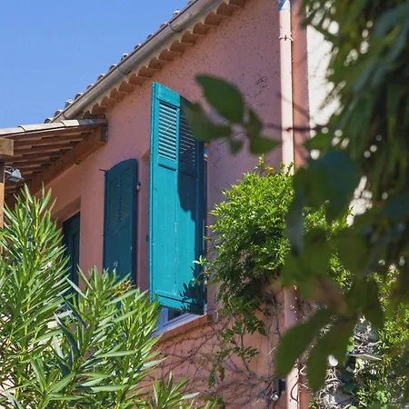 Les Lauriers Hotel 3*